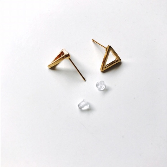 Minimalist triangle earrings, hammered copper - Picture 3 of 6